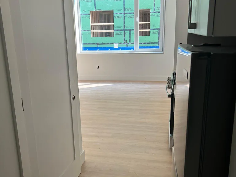 1127 Harrison Ave #218 — Photo 2