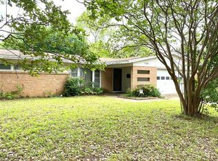 6204 Windermere Pl, Fort Worth, TX 76112