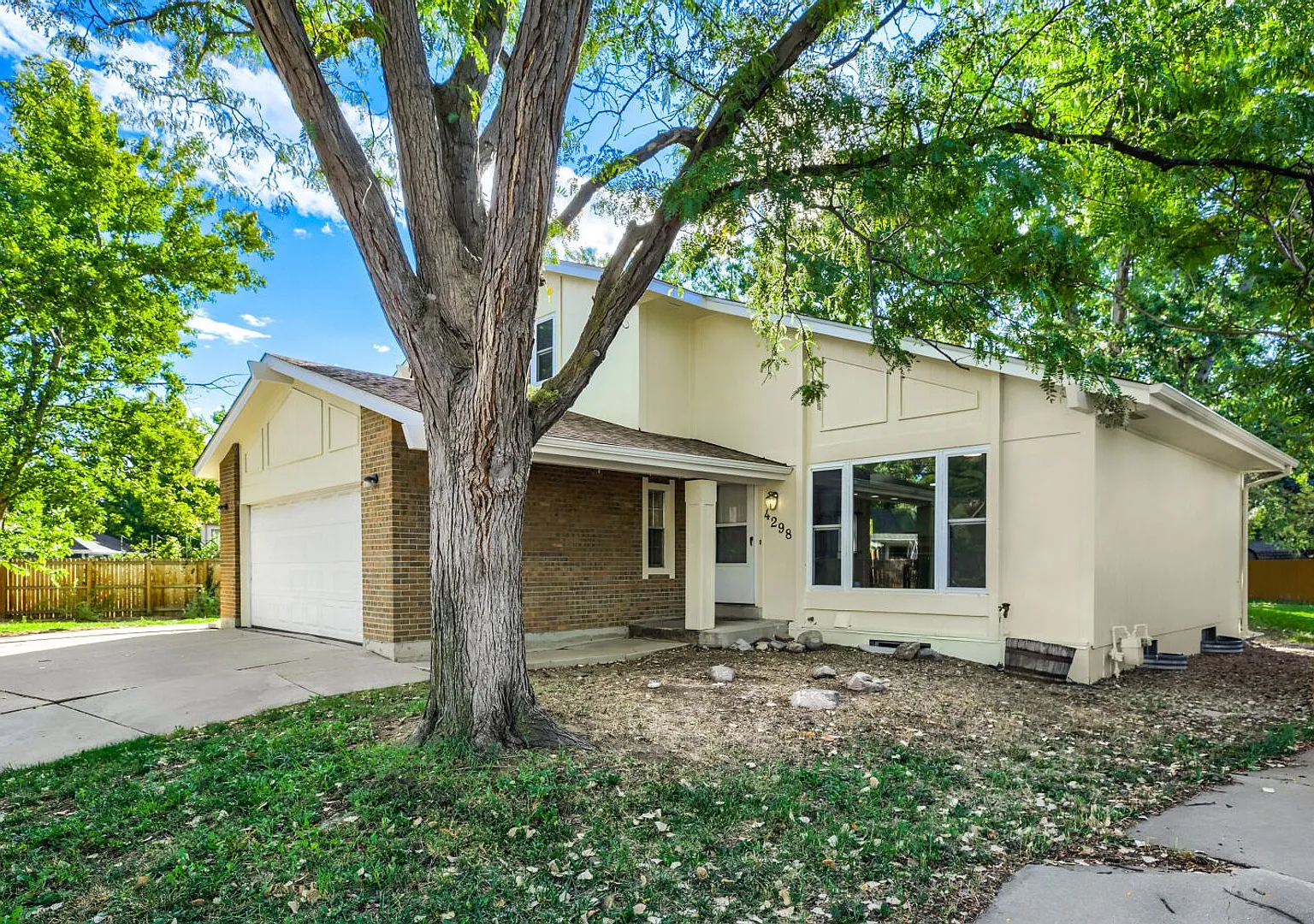Spacious 3 Bed/2.5 Bath Home With Large Backyard And Privacy, 2-Car Garage, New Paint & New Appli... — Photo 1