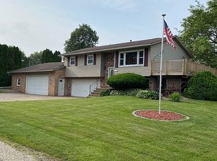 1 Chapel Ct, Andover, IL 61233