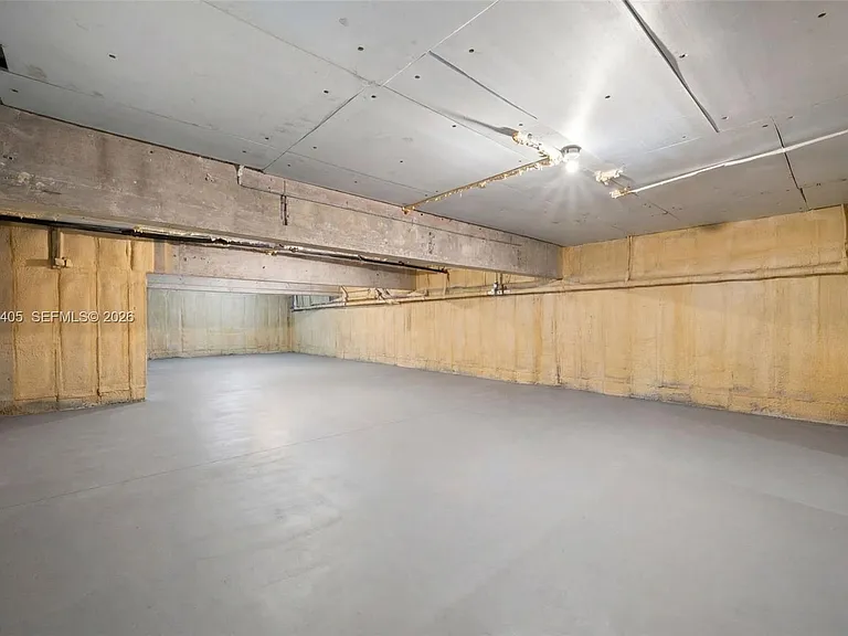 6831 Sunrise Ct — Photo 42