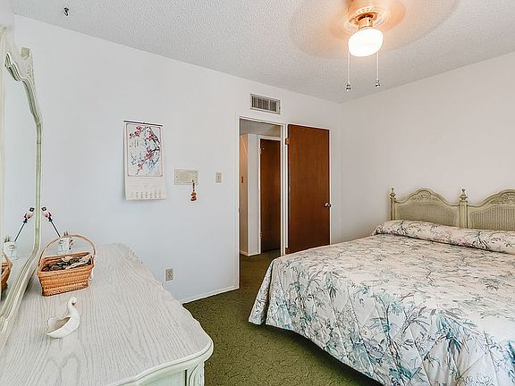 3rd image of 429 Penroy Ln