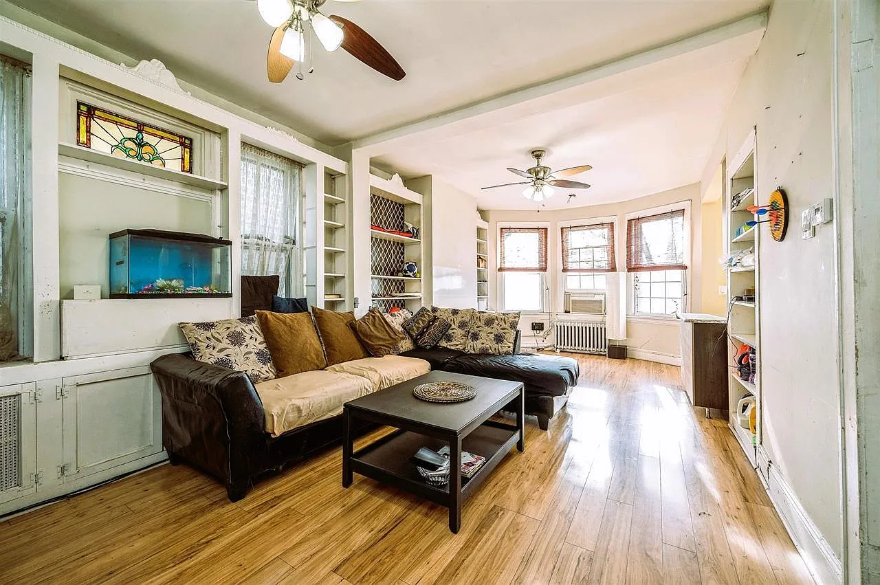 3 bed, 1.5 bath, $2,600 — Photo 3