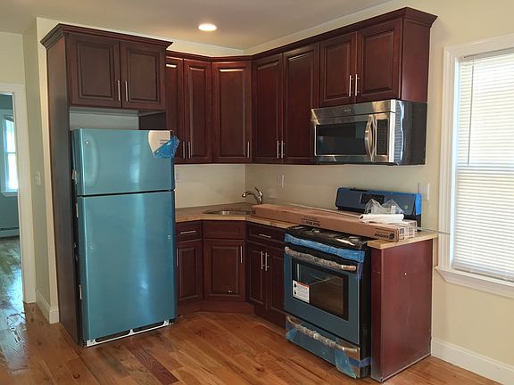 4th image of 115-54 Newburg St