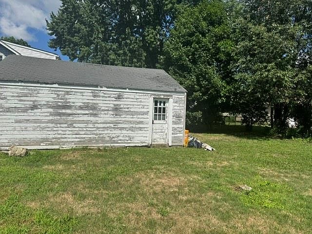 2nd image of 30 E Spring St