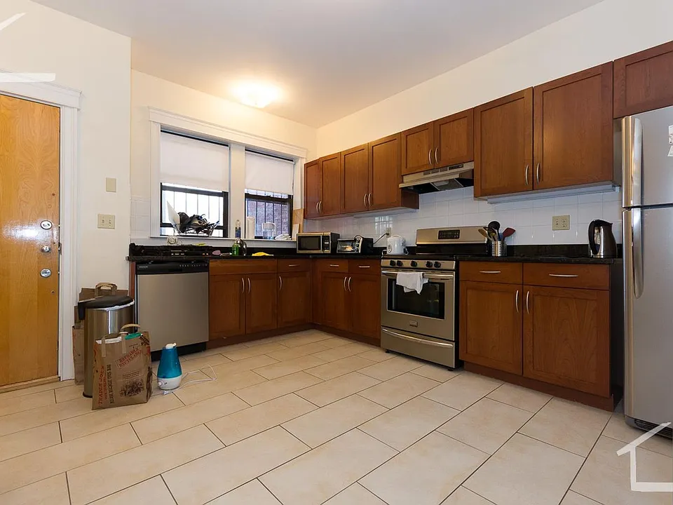 31 Quint Ave #1