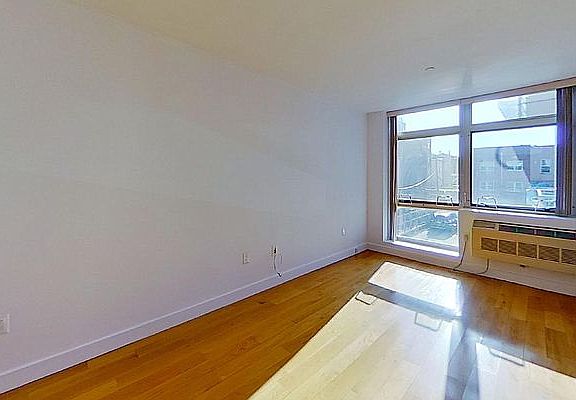 4th image of 12-22 30th Ave #3B