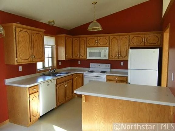 3rd image of 643 7th Ave S