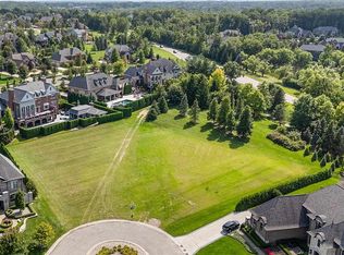 2955 Croftshire Ct, Rochester, MI 48306