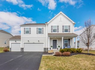 12099 Herons Landing Dr NW, Pickerington, OH 43147