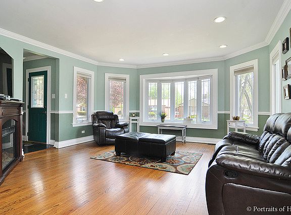 3rd image of 1556 Norfolk Ave