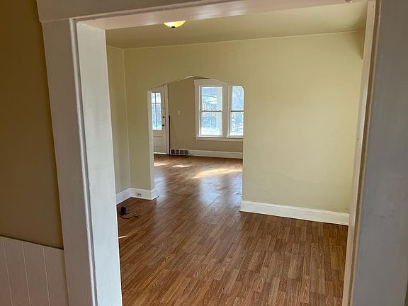 2nd image of 14915 Lucknow Ave #2