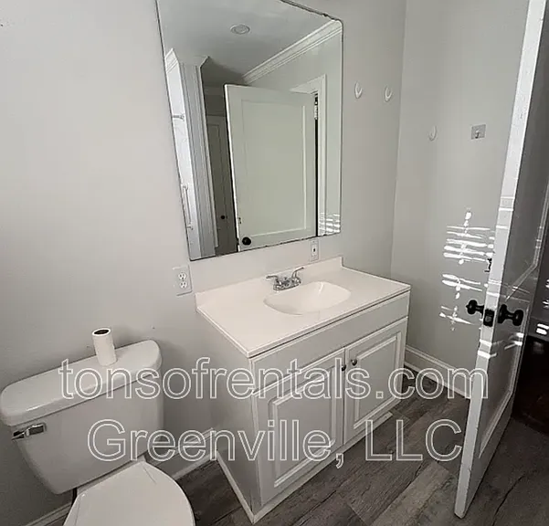 37 Holmes Dr — Photo 16