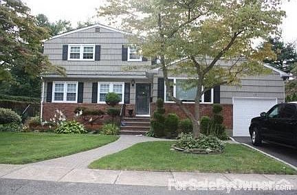 1st image of 23 Raymond Ct