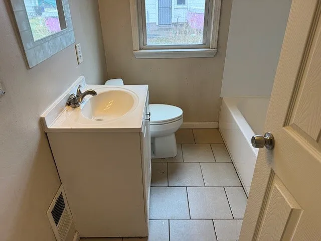 18032 Bradford St — Photo 7