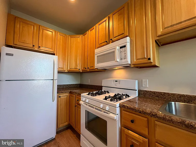 255 Mercer St #3 — Photo 8