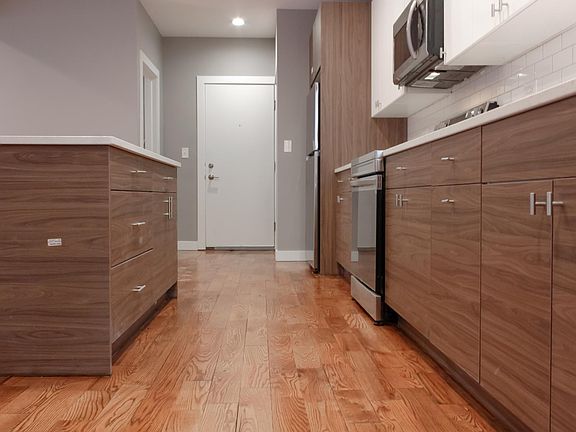 4th image of 4526 S Drexel Blvd #502