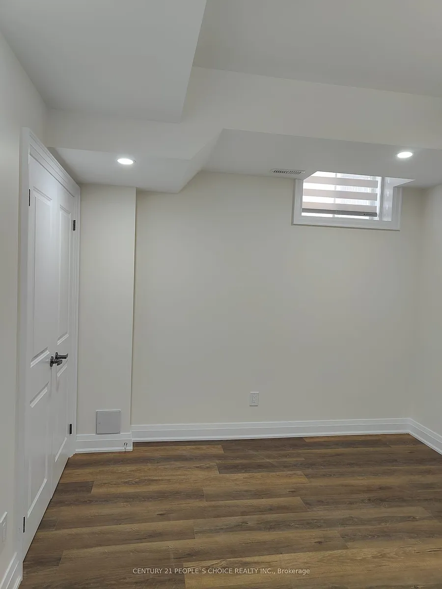 Building Photo - 126 Degrey Dr
