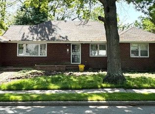 370 Manhattan Ave, Massapequa Park, NY 11762