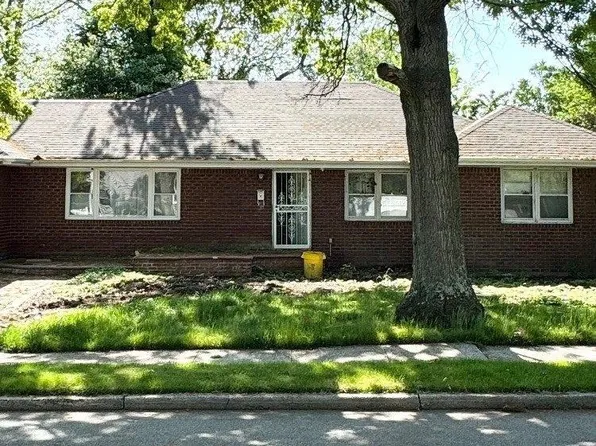 370 Manhattan Avenue, Massapequa Park, NY 11762
