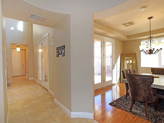 5th image of 861 Las Palomas Dr