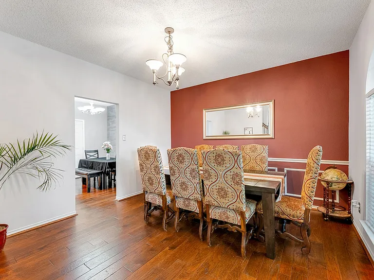 821 Cornell Ln — Photo 12