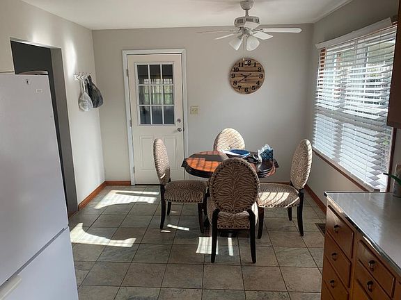4th image of 62 Dexter Ave