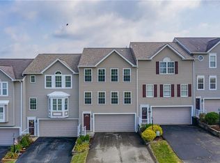2007 Trail Side Ct, Jeannette, PA 15644