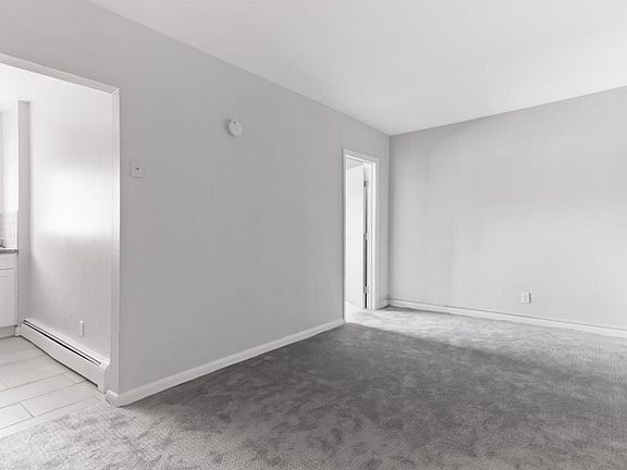 4th image of 125 S Bayview Ave APT 1E