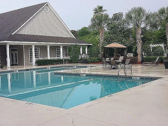 3rd image of 50 Pebble Beach Cv APT C220