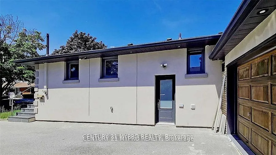 2 bed, $2,200 — Photo 1