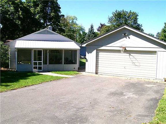 3rd image of 212 Florence Ave