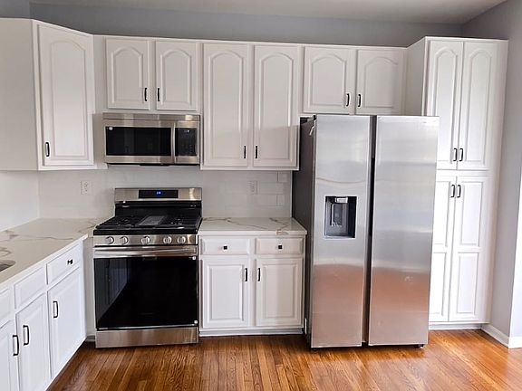2nd image of 2627 Caulfield Ct #1