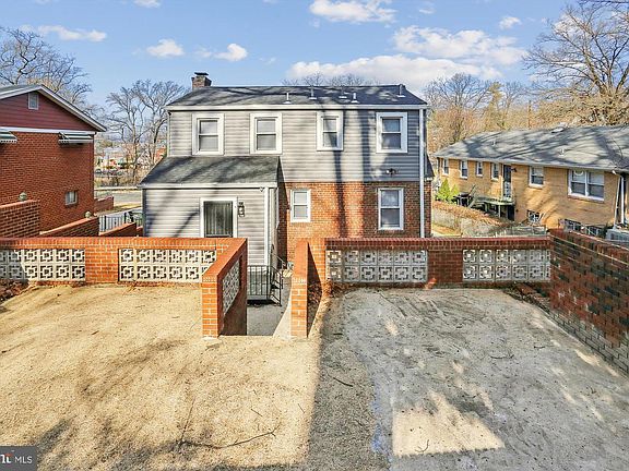 5th image of 3139 M St SE