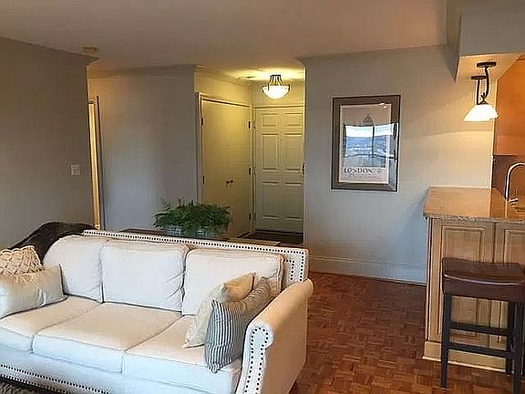 4th image of 2200 Victory Pkwy Unit 1201