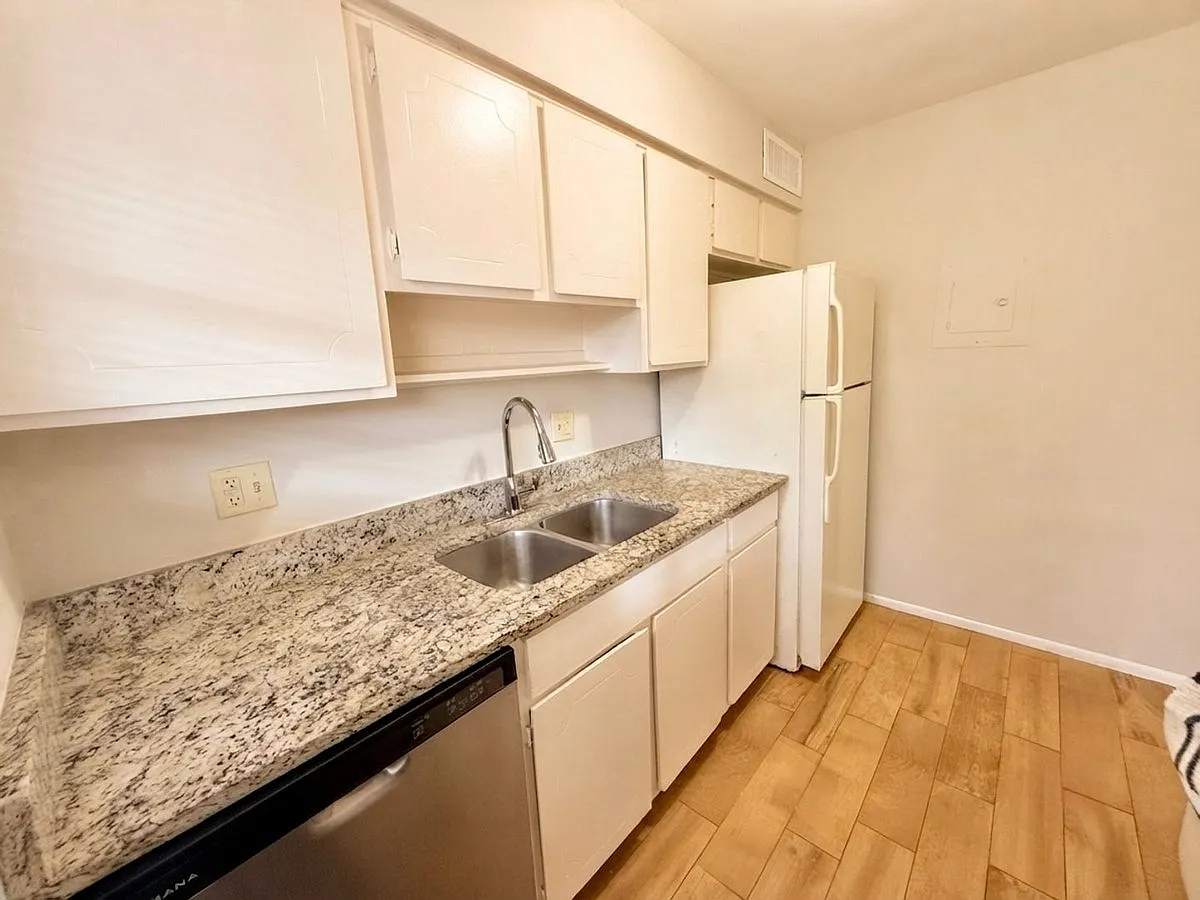 5325 Curry Ford Rd Apt A202 — Photo 4