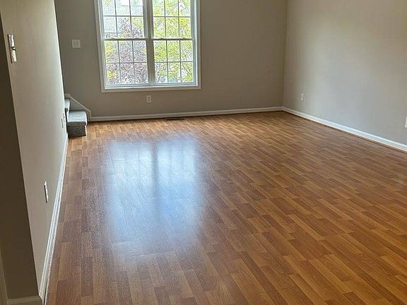 4th image of 1810 Broadway St #12
