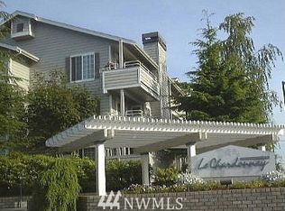 14007 NE 181st St #304, Woodinville, WA