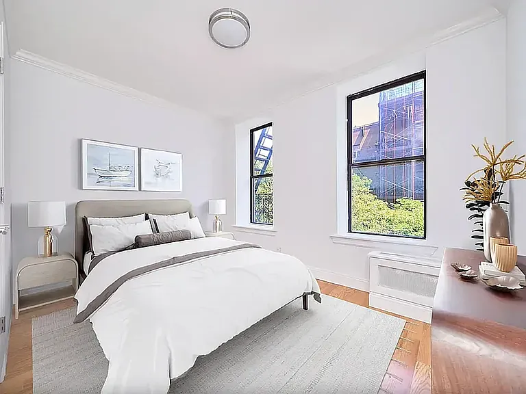 440 W 47th St #2C — Photo 3