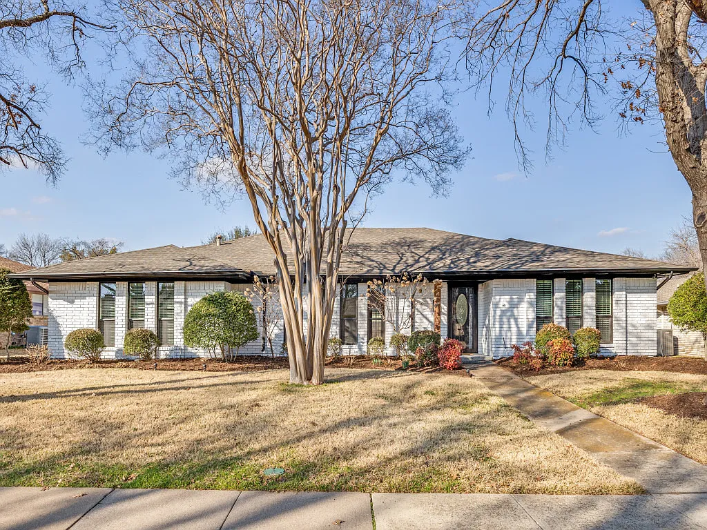 2409 Regal Rd — Photo 2