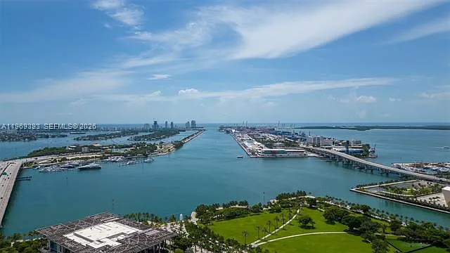1100 Biscayne Blvd #2706