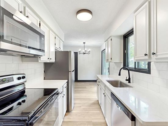 5900 Upper 182nd St W, Farmington, MN 55024