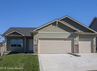 1316 N 6th St, Indianola, IA 50125