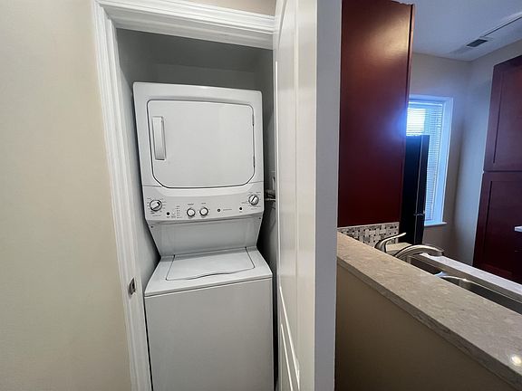 5th image of 4455 N Troy St #4453