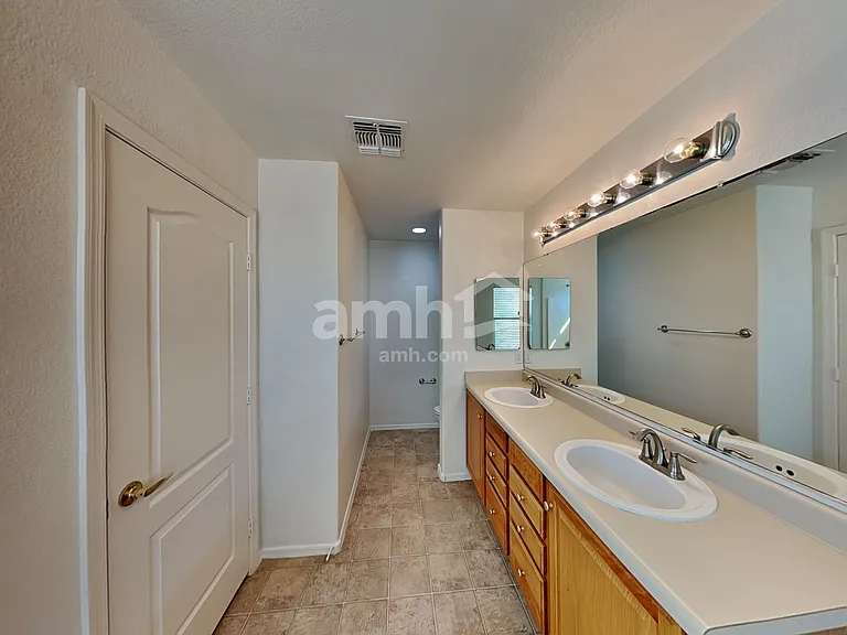 780 E Cowboy Cove Trl — Photo 13