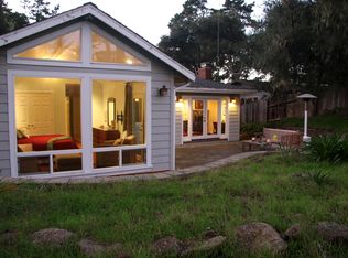 829 Grove Acre Ave, Pacific Grove, CA 93950