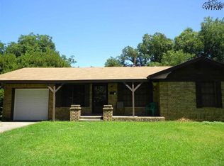 611 Magnolia St, Burkburnett, TX 76354