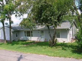 106 S Peoria Ave, Vandalia, IL 62471