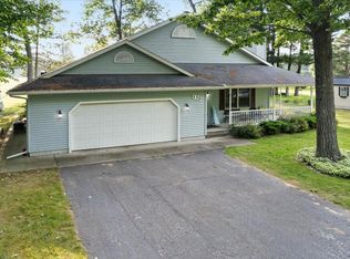 132 White Deer Trl, Prudenville, MI 48651