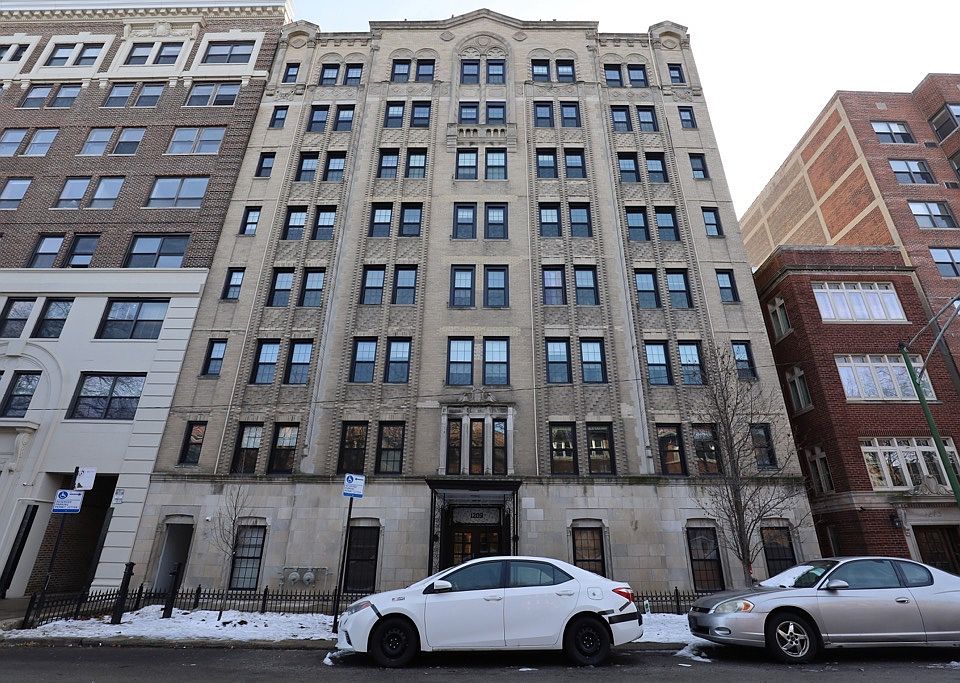 1st image of 1209 W Sherwin Ave #705